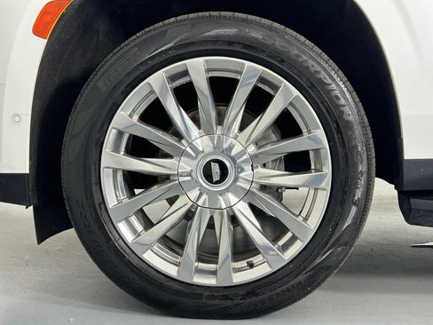 Used 2021 Cadillac Escalade ESV Premium Luxury AWD/4WD image 41