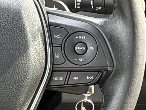 Used 2020 Toyota Camry SE image 22