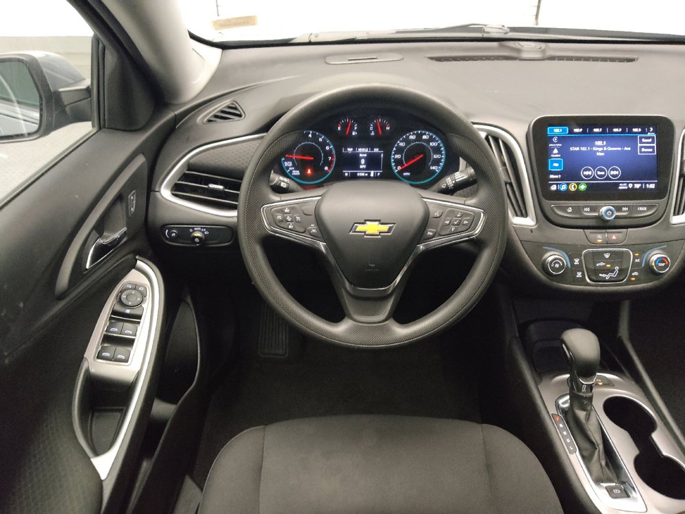 Used 2025 Chevrolet Malibu LS FWD image 22