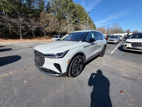 New 2026 Lincoln Nautilus Premier image 3