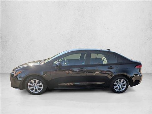 Used 2025 Toyota Corolla LE image 8