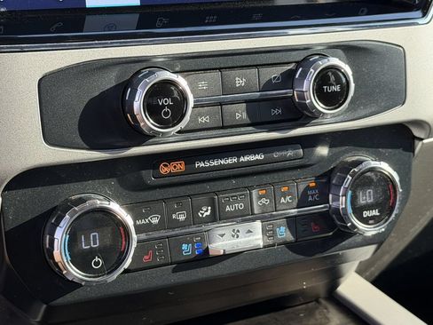 Used 2022 Ford F350 Lariat w/ Lariat Ultimate Package AWD/4WD image 27