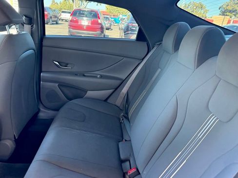 Used 2024 Hyundai Elantra SEL FWD image 18