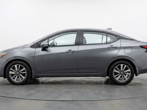 Used 2025 Nissan Versa SV FWD image 5
