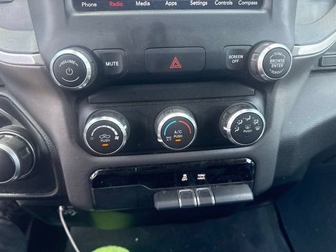 Used 2020 RAM 1500 Big Horn AWD/4WD image 12