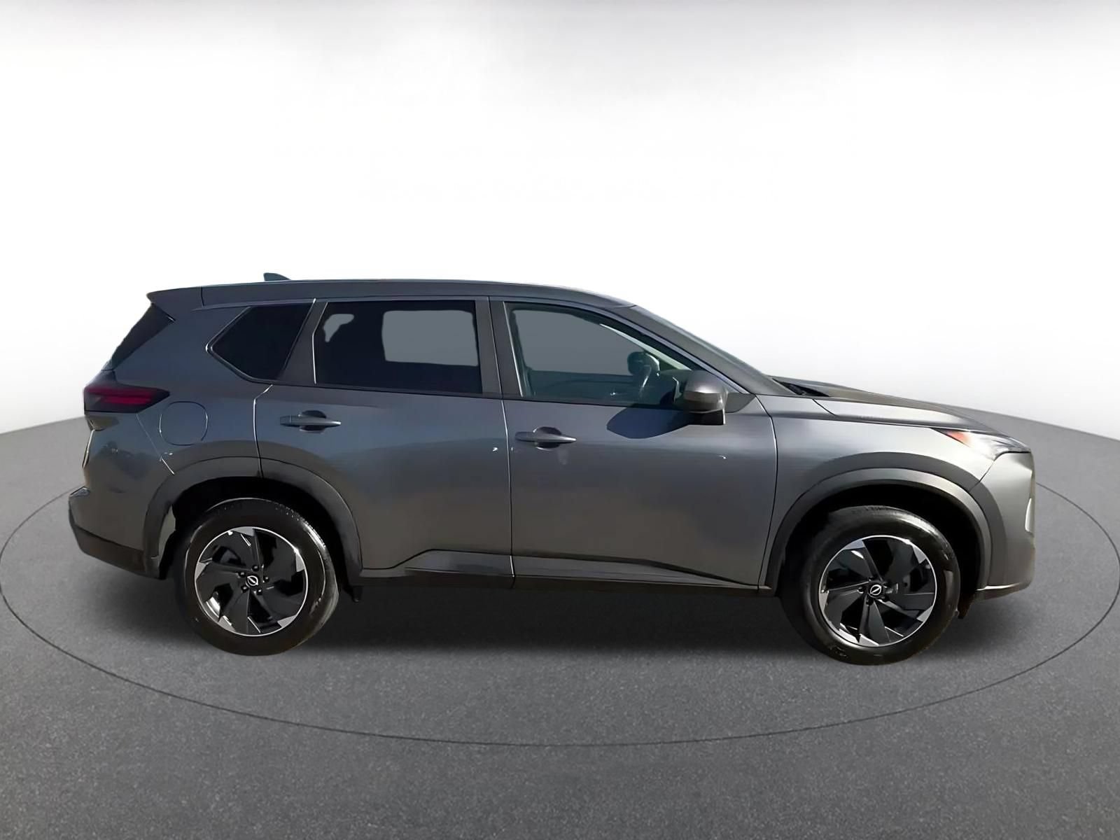 Used 2025 Nissan Rogue SV AWD/4WD image 15