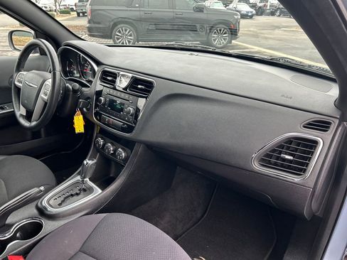 Used 2014 Chrysler 200 Touring image 24