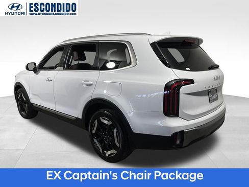 Used 2023 Kia Telluride EX w/ EX Captain's Chair Package image 4