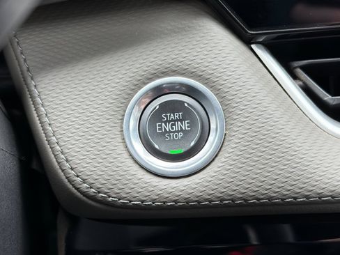 Used 2025 Chevrolet Equinox LT w/ Convenience Package II image 23