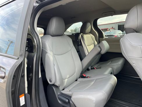 Certified 2024 Toyota Sienna XLE image 32