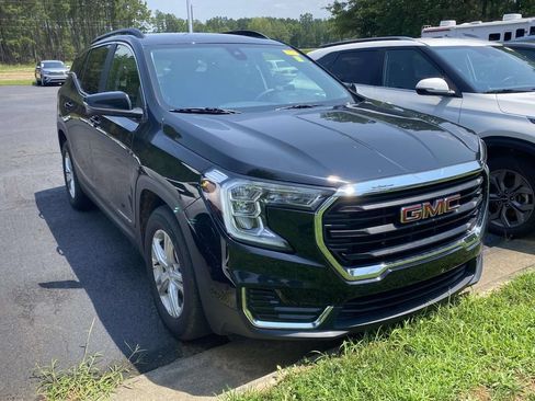 Used 2023 GMC Terrain SLE w/ Driver Convenience Package FWD image 3
