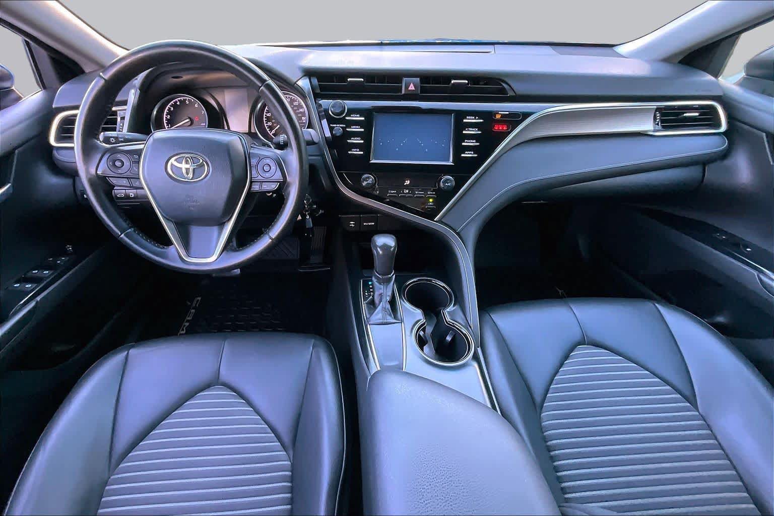 Used 2018 Toyota Camry SE FWD image 14