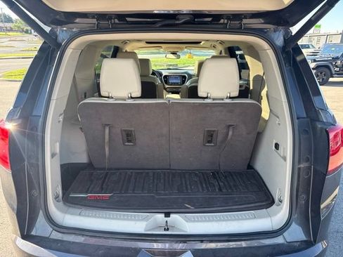 Used 2018 GMC Acadia Denali w/ Technology Package FWD image 30
