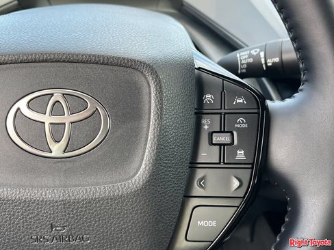 Certified 2026 Toyota Prius XLE FWD image 24
