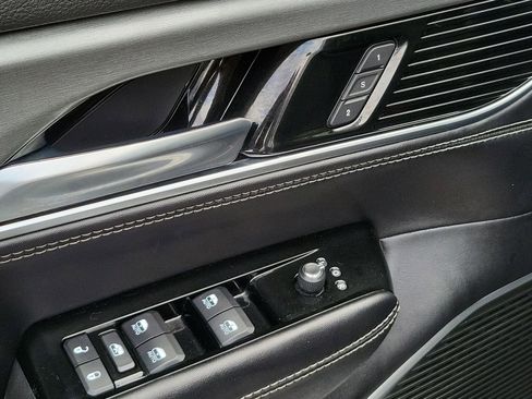 Used 2023 Jeep Wagoneer Series II RWD image 24
