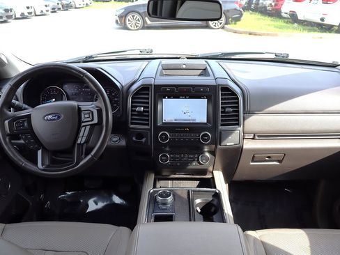 Used 2018 Ford Expedition Max Limited RWD image 14