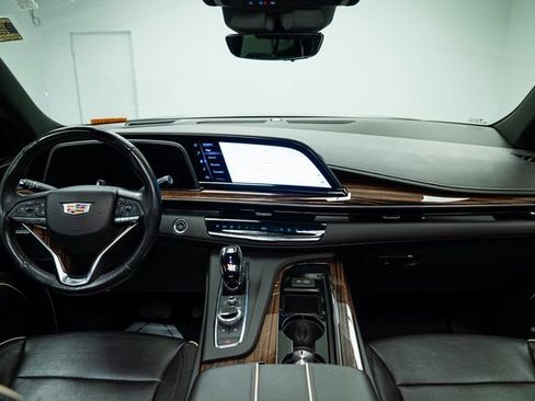 Used 2022 Cadillac Escalade Premium Luxury image 35