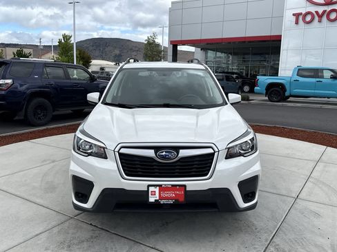 Used 2019 Subaru Forester Premium AWD/4WD image 3