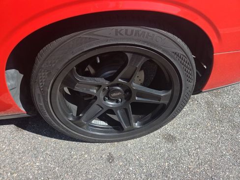 Used 2018 Dodge Challenger SXT RWD image 16
