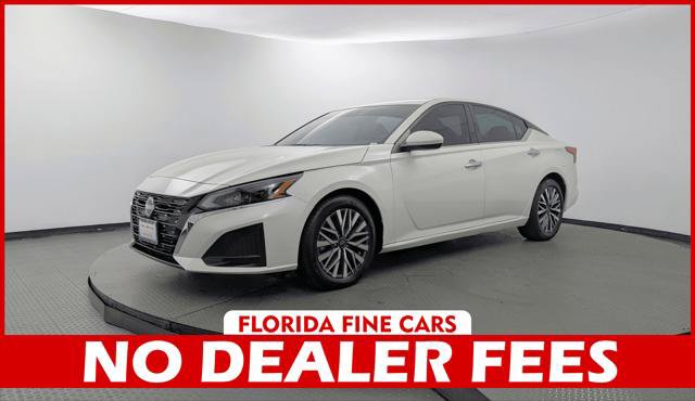 Used 2023 Nissan Altima 2.5 SV FWD image 1