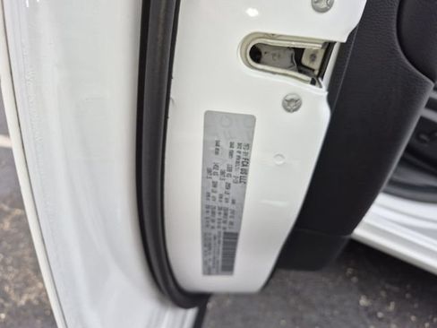 Used 2019 Chrysler Pacifica Touring Plus w/ S Appearance Package FWD image 33