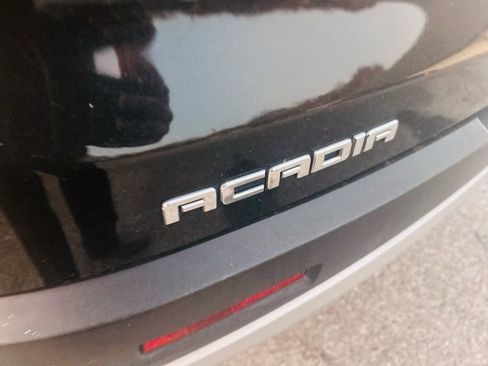 Used 2017 GMC Acadia SLE image 16