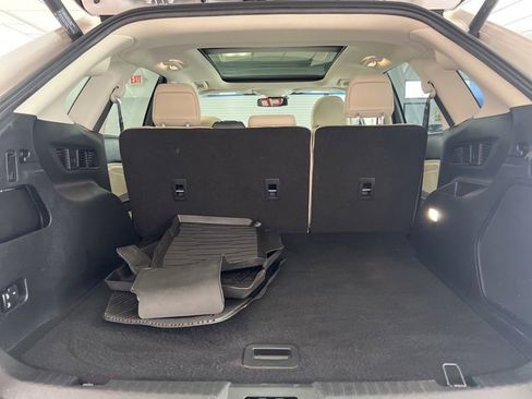 Used 2018 Ford Edge Titanium w/ Equipment Group 302A AWD/4WD image 8