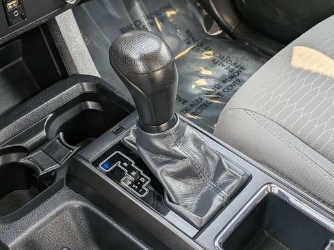 Used 2019 Toyota Tacoma SR AWD/4WD image 23