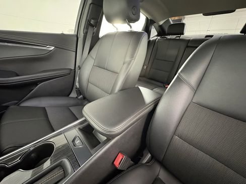 Used 2019 Chevrolet Impala LT image 29
