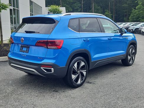 Certified 2024 Volkswagen Taos SE AWD/4WD image 3