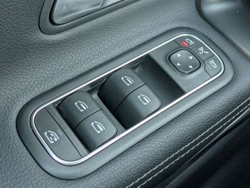 Used 2025 Mercedes-Benz CLA 250 4MATIC image 19