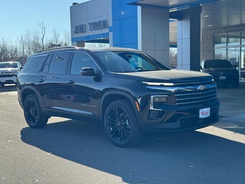 New 2026 Chevrolet Traverse LT image 2