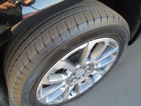 Certified 2023 GMC Acadia Denali image 12