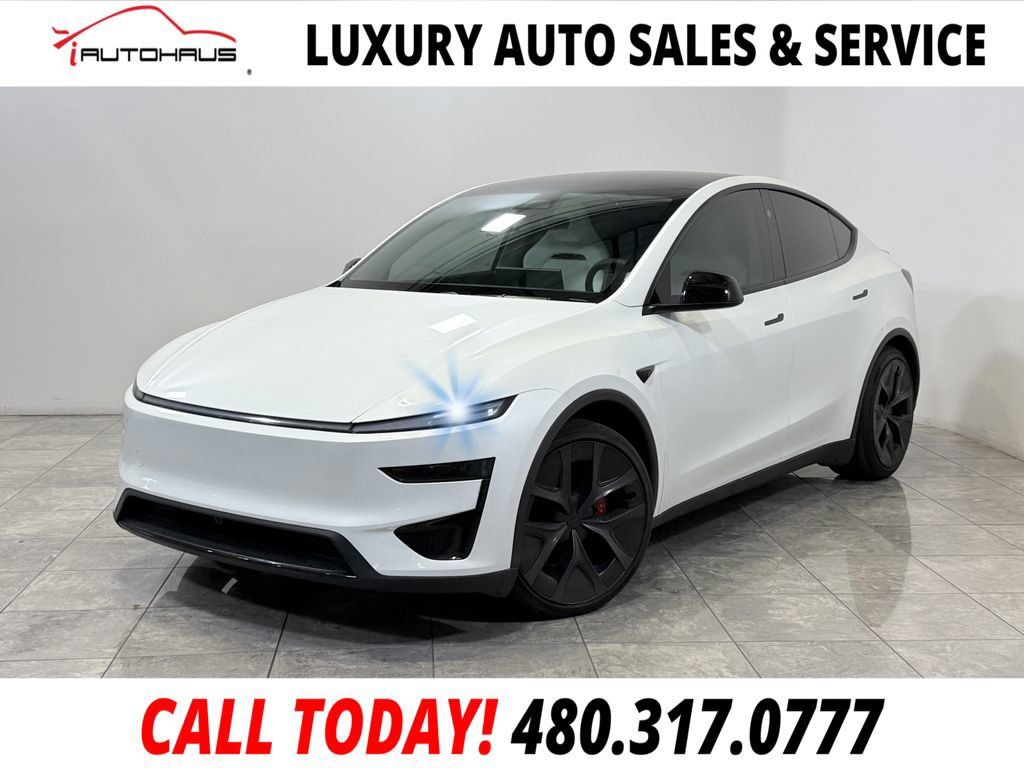Used 2026 Tesla Model Y Performance AWD/4WD image 1