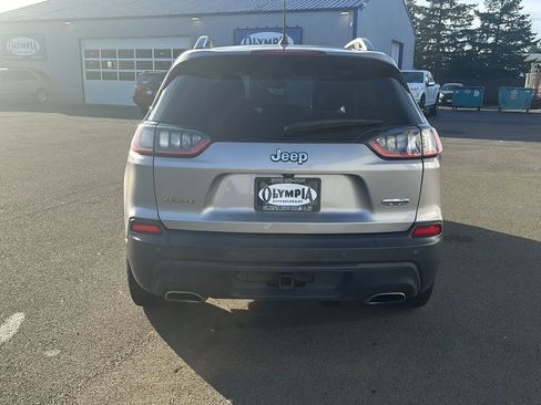 Used 2020 Jeep Cherokee Latitude Plus w/ Comfort/Convenience Group image 4