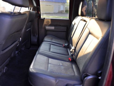 Used 2011 Ford F250 Lariat w/ Chrome Pkg image 18