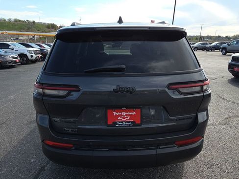 Used 2022 Jeep Grand Cherokee L Limited w/ Black Appearance Package image 7