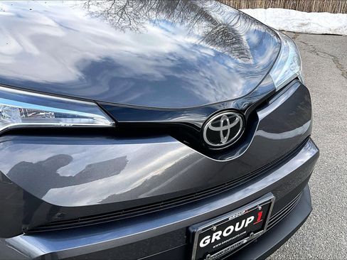 Certified 2018 Toyota C-HR XLE image 30