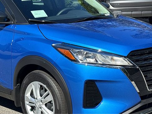New 2025 Nissan Kicks Play S FWD image 17