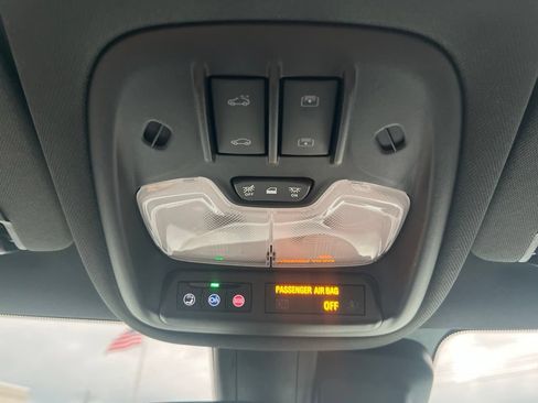 Used 2025 Chevrolet TrailBlazer RS w/ Convenience Package AWD/4WD image 22