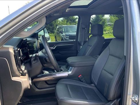 Used 2025 Chevrolet Silverado 2500 LTZ w/ Trail Boss Package AWD/4WD image 9