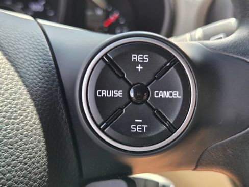 Used 2015 Kia Soul + FWD image 31