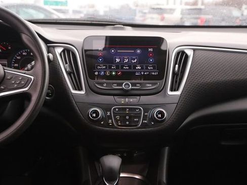 Used 2024 Chevrolet Malibu LT image 24