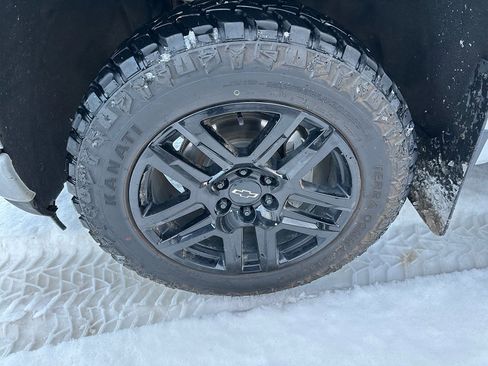 Used 2021 Chevrolet Silverado 1500 Custom w/ LPO, Blackout Package image 15