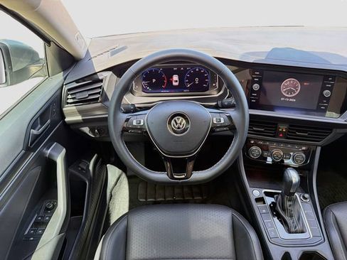 Used 2021 Volkswagen Jetta SEL FWD image 17