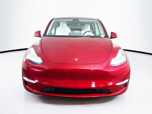 Used 2024 Tesla Model Y Long Range image 2