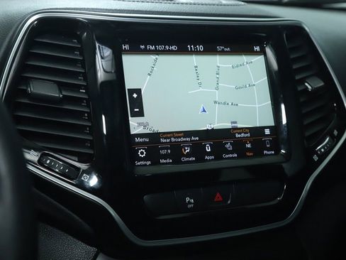Used 2019 Jeep Cherokee Limited image 26