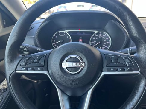Used 2025 Nissan Sentra SV FWD image 25