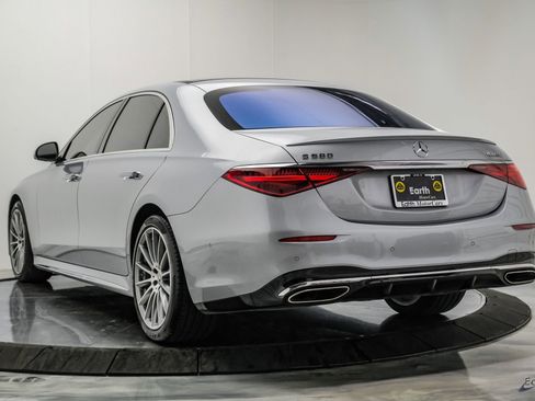 Used 2022 Mercedes-Benz S 580 4MATIC Sedan w/ AMG Line Package image 14