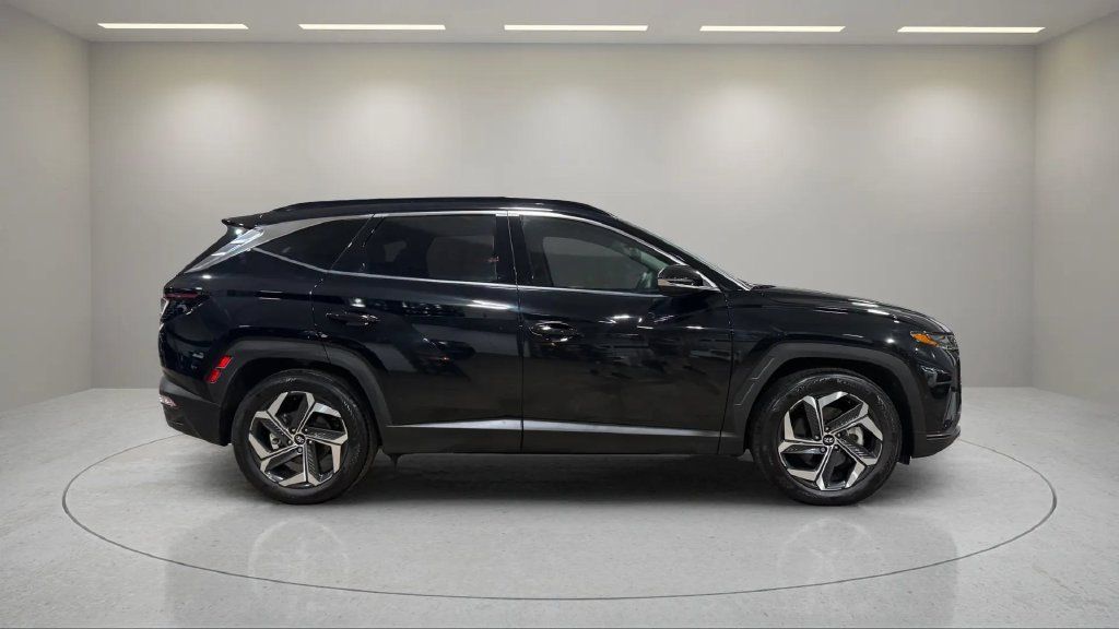 Used 2024 Hyundai Tucson Limited FWD image 2